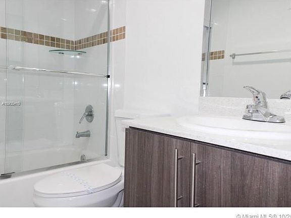 5th image of 1335 W 49th Pl #509