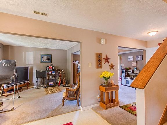 5th image of 7995 Cobblesprings Dr