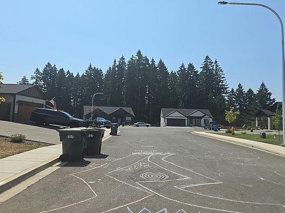 4th image of 2114 Hawks View Ln