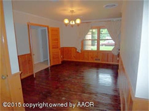 2nd image of 2406 Hawthorne Dr