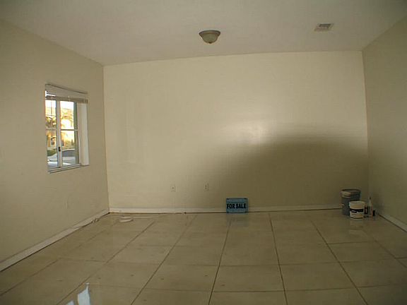 4th image of 1502 SE 31st Ct #1502