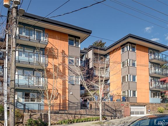 2nd image of 120 NW 39th St Unit 207