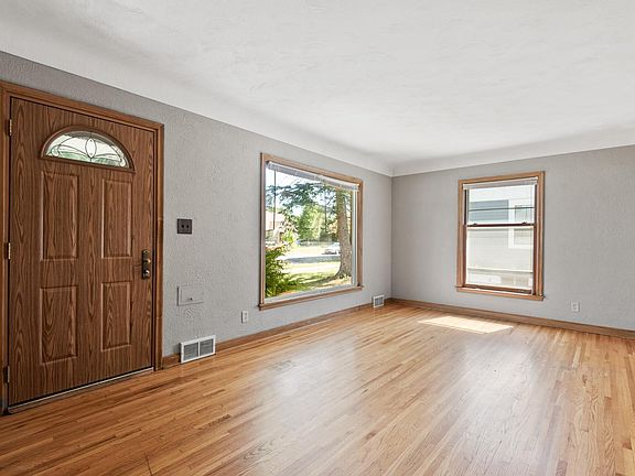 2nd image of 1706 Sherwood Ave