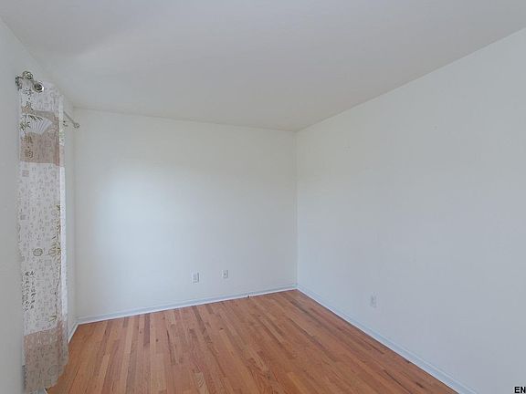 5th image of 35 Mallard Dr