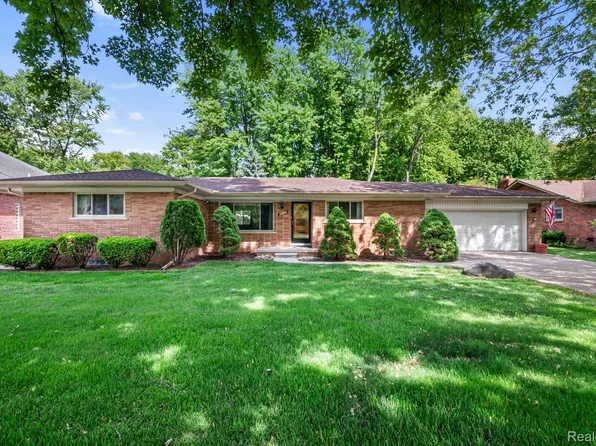 38230 Chartier St, Harrison Township, MI 48045