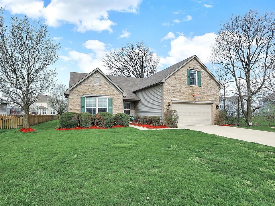 1st image of 2492 McGregor Dr