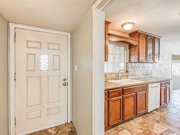 5th image of 3866 E Garland Ave