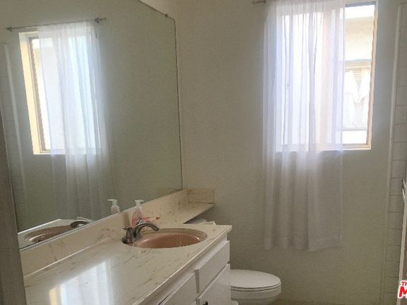 4th image of 1426 N Fairfax Ave APT 7