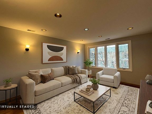 4th image of 449 W 37th St Unit 2
