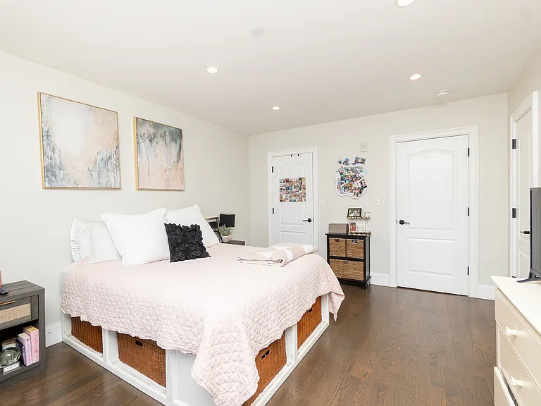 498 Sumner St #3 — Photo 38