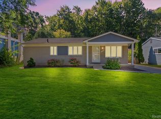 14532 Debbie Dr, Sterling Heights, MI 48313