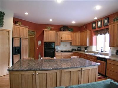 4th image of 2124 Wexford Ln