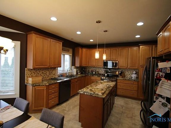 4th image of 10151 Saddle Bridge Dr