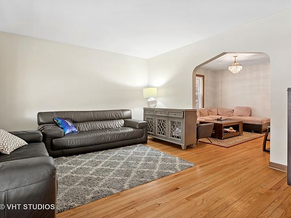 3rd image of 4905 N Marmora Ave