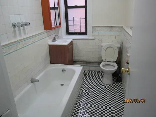 Rented by David W Realty Inc | media 2