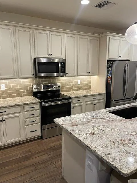 1 bed, 1.0 bath, 1810 sqft, $1,183 — Photo 4
