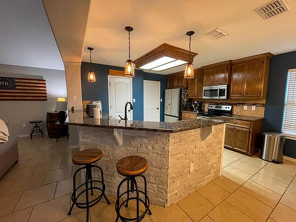 5th image of 16109 Broomsedge St