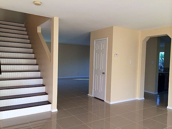 4th image of 10942 Hillsdale Loop