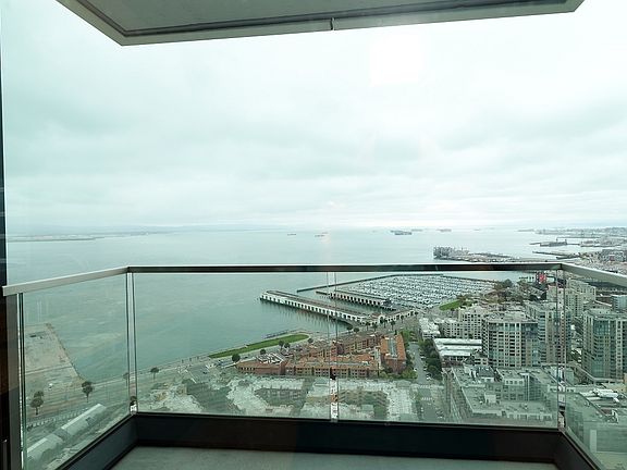 4th image of 425 1st St Unit 4002
