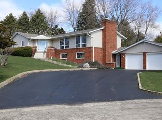 500 Don Marquis Dr, Walnut, IL 61376