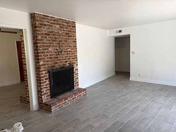3rd image of 2725 Nordlund Way