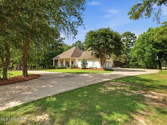 3rd image of 118 Livingston Dr