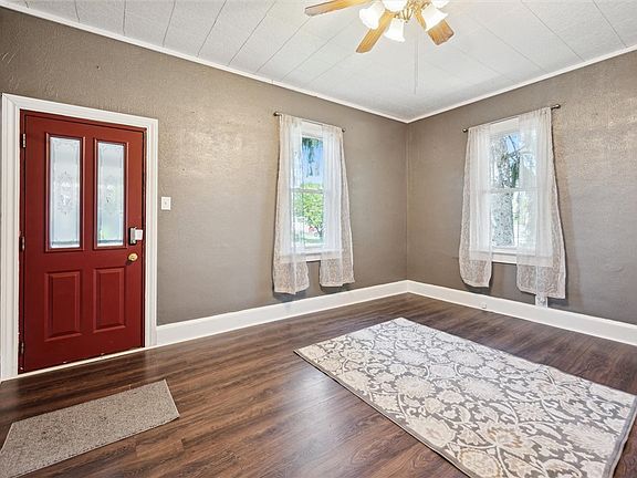 3rd image of 720 27th St