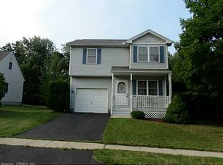 10 Pheasant Hill Dr, Enfield, CT 06082