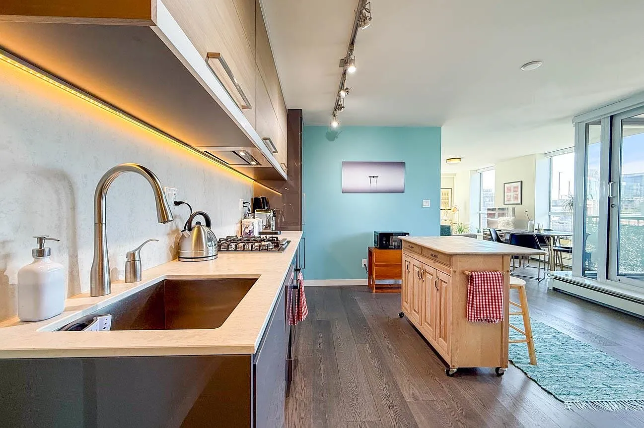 2 bed, 790 sqft, $3,400 — Photo 3