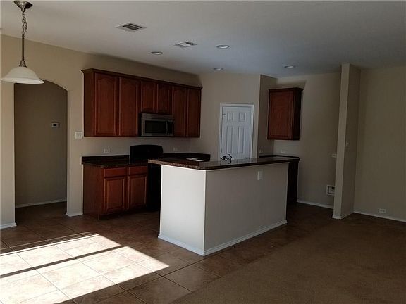 5th image of 1405 Ravenwood Dr