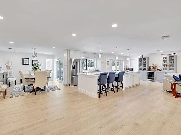 4th image of 8301 NW 15th Court