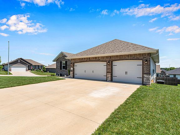 2nd image of 808 S Ridgemont Drive