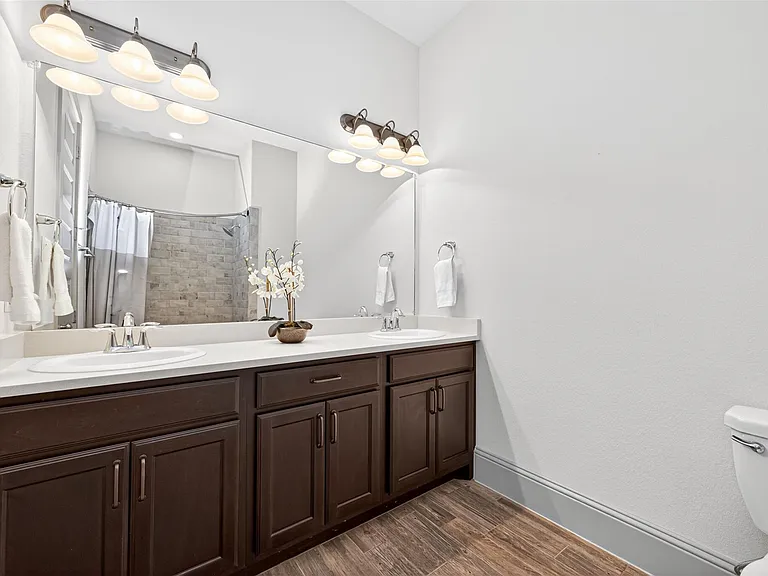 2072 Laurie Darlin Dr — Photo 21