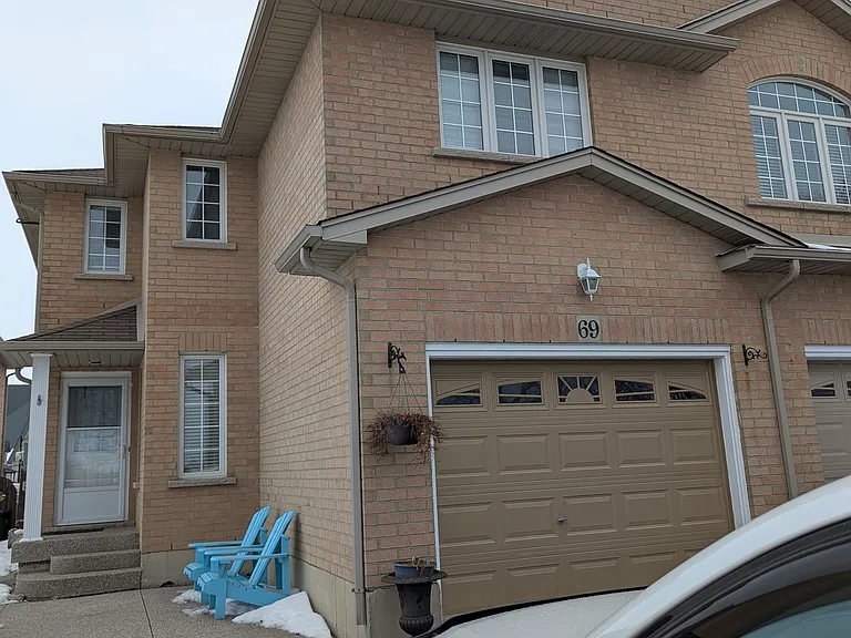 69 Jonathon Ct — Photo 1