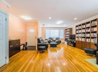 56-47 208th St, Oakland Gardens, NY 11364