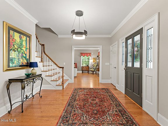 5th image of 409 Whitebridge Road