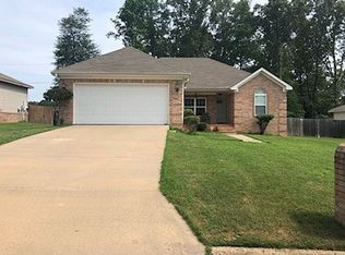 8208 Oxford Valley Dr, Mabelvale, AR 72103