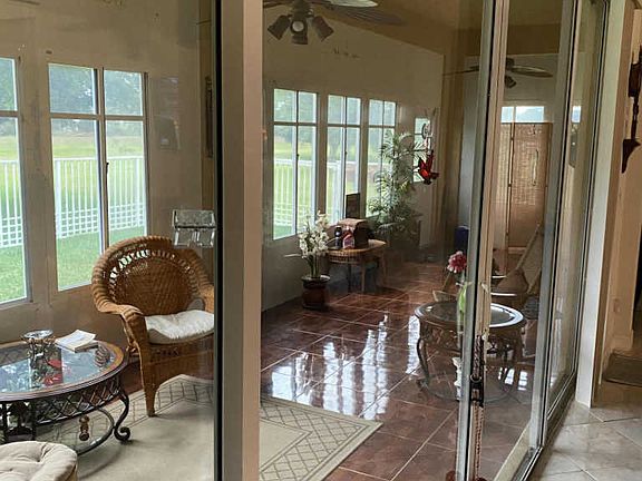 2nd image of 303 NW Binghampton Ln