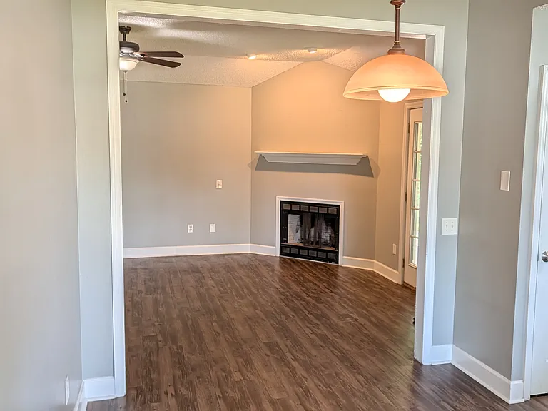 540 Linda St — Photo 10