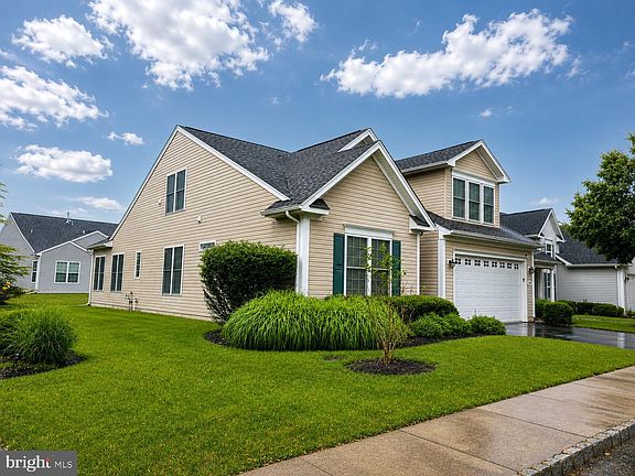 2nd image of 1666 Wisteria Way