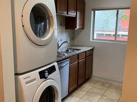 4th image of 2534 Erie Ave APT 6