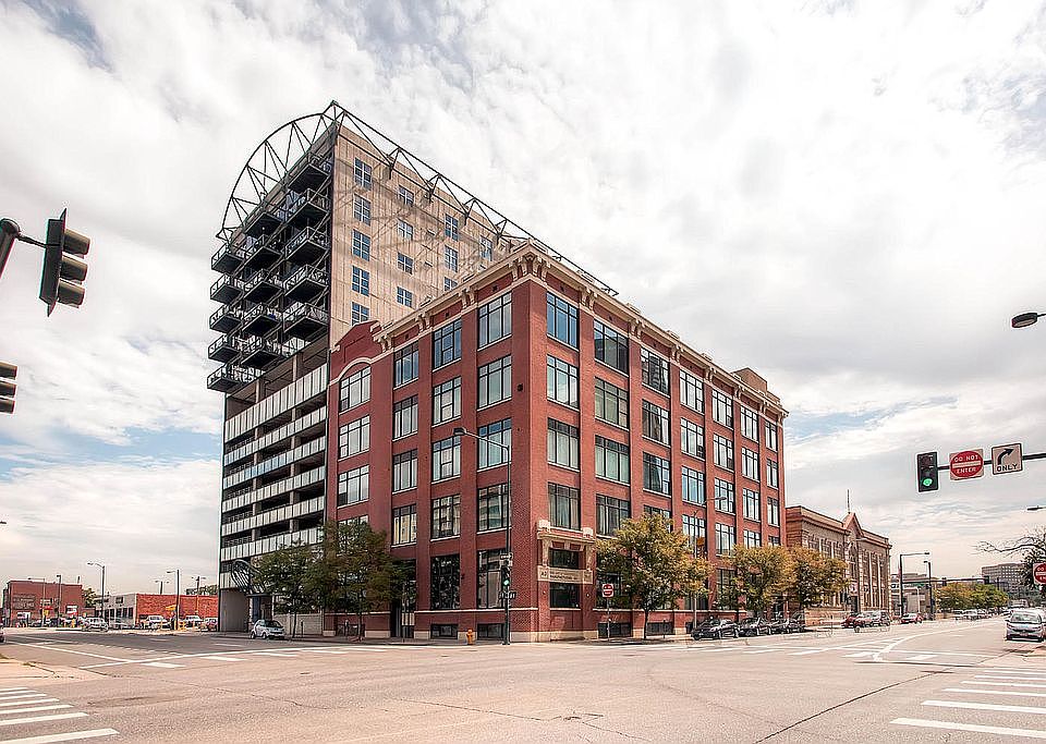 2nd image of 2000 Arapahoe St APT 305