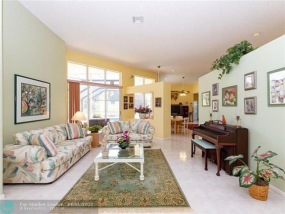 3rd image of 815 Bayside Ln