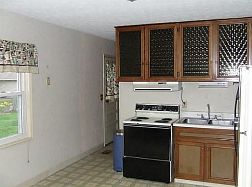 5th image of 702 Applewood Dr