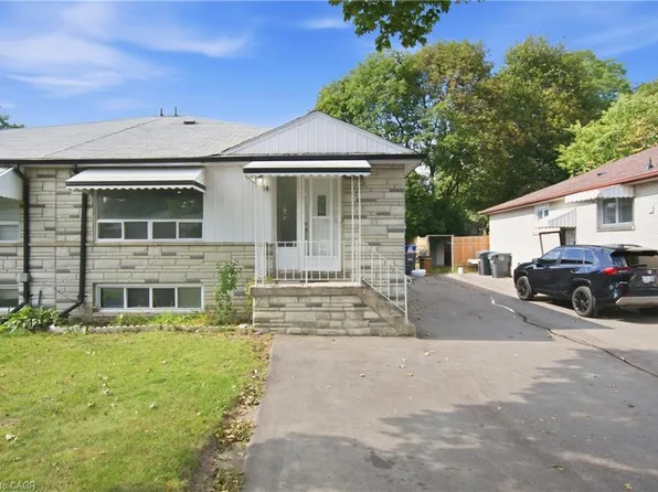14 Avondale Blvd, Brampton, ON L6T 1H3