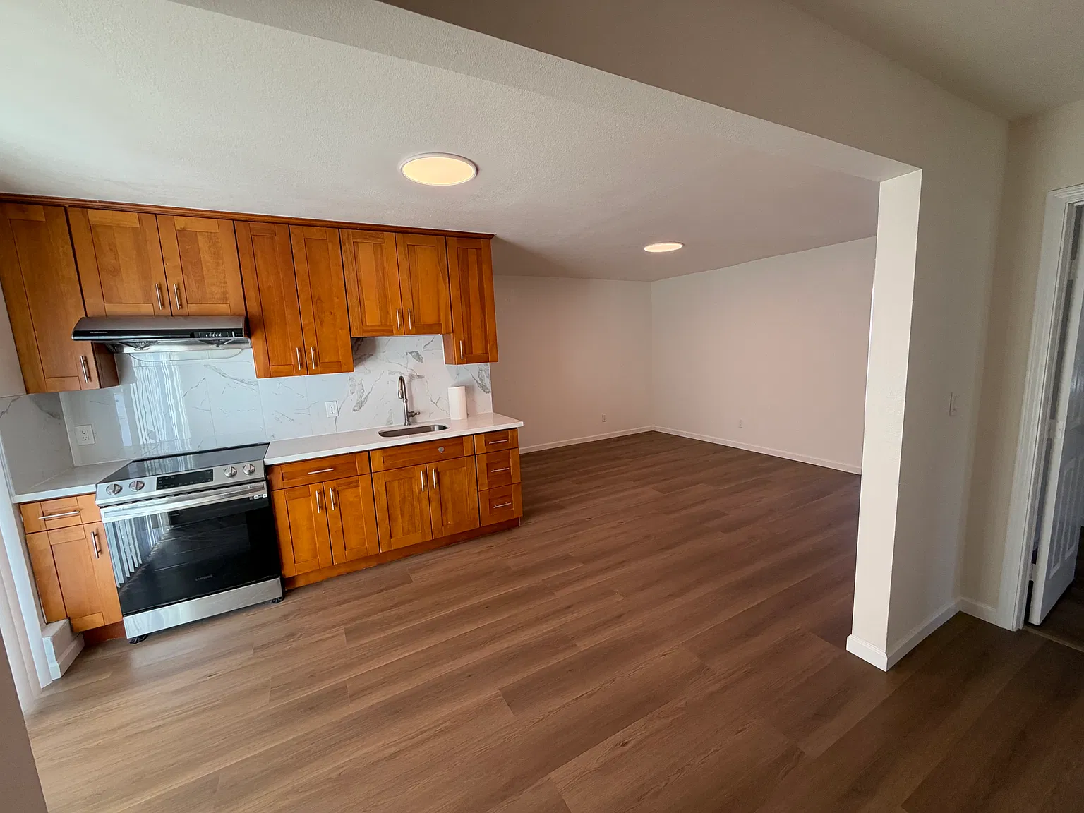 2 bed, 800 sqft, $2,500 — Photo 1