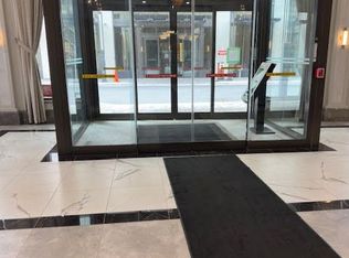 30 Elm Dr E #3904, Mississauga, ON L5A 4C3