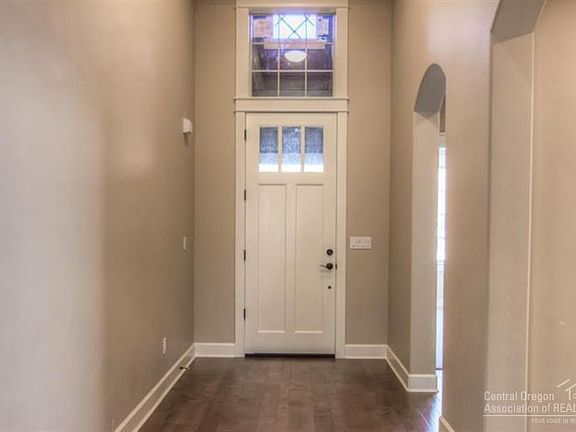 3rd image of 60354 SE Hedgewood Ln