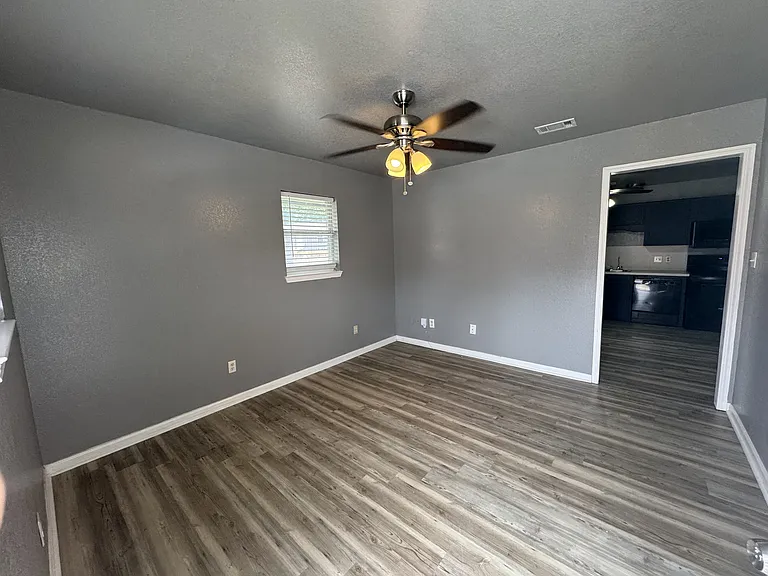 2820 Cedar Cir #A — Photo 2