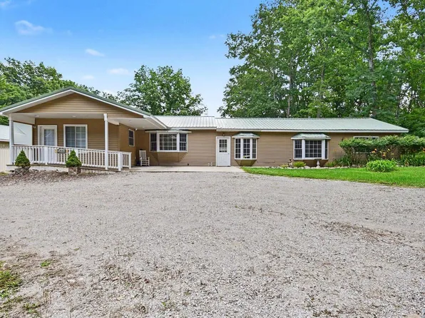 5444 S Branch Rd, Long Lake, MI 48743